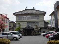 �V���`�z�R