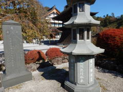 �\��x���{��