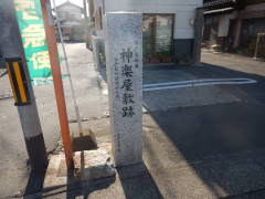 �_�y���~��